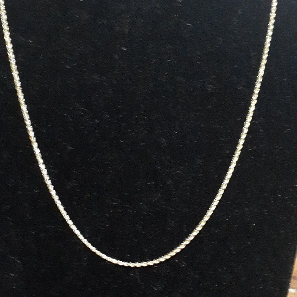 14 K Yellow Gold Rope Chain 2mm wide 20 inch long - Picture 1 of 3